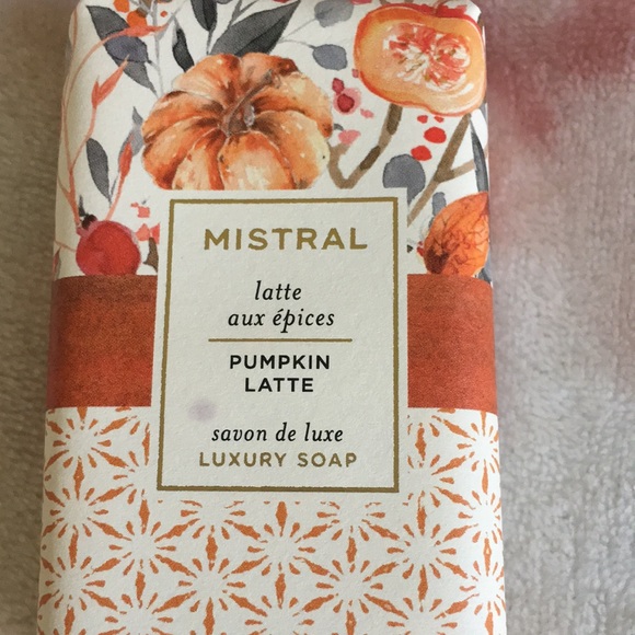 Mistral Scented Pumpkin Latte Luxury Soap made in France NWT 3.14 oz 2”x3.50 bar - Picture 2 of 8
